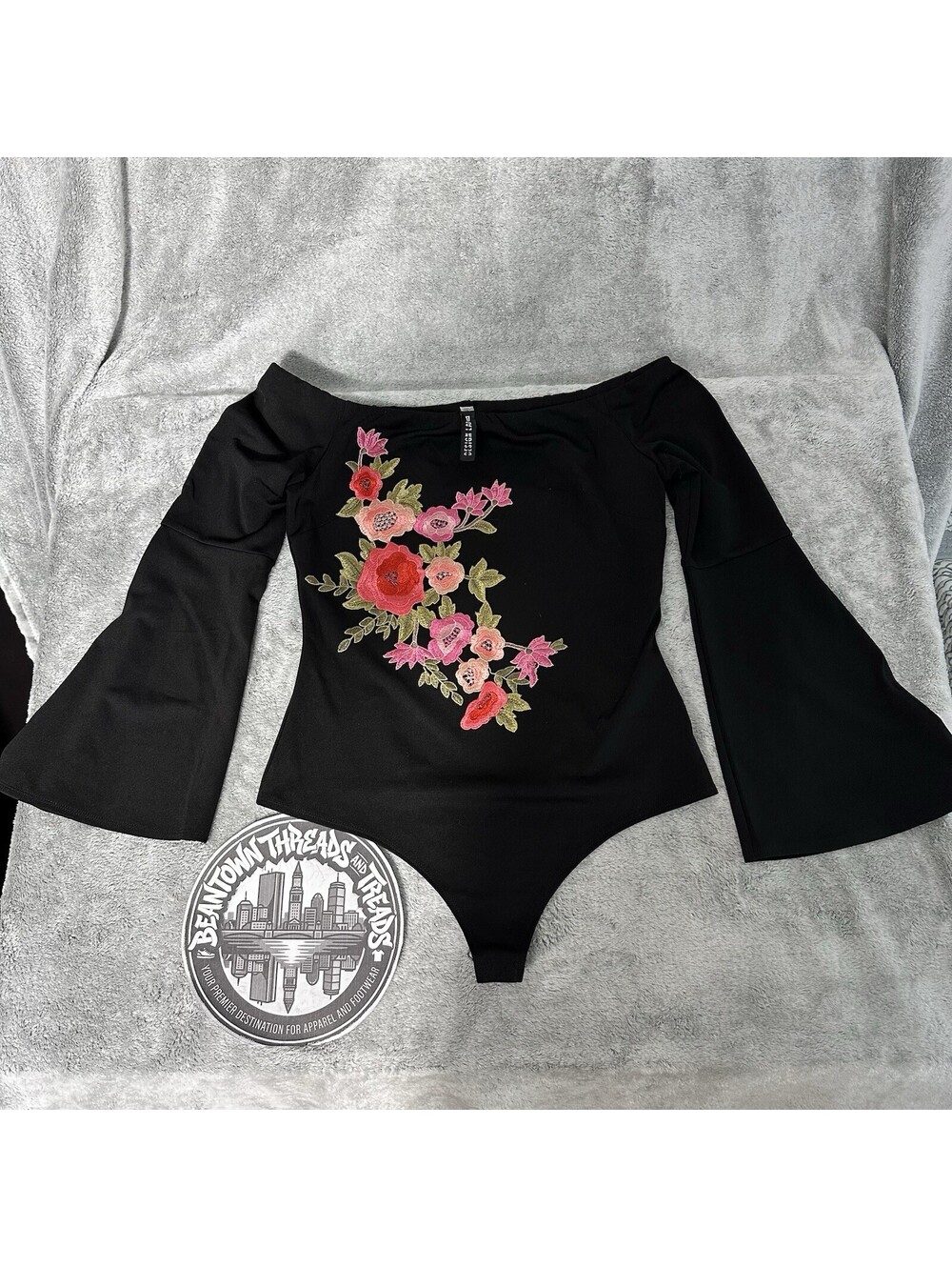 Design Lab Lord & Taylor Size L Black Embroidered Floral Bell Sleeve Bodysuit